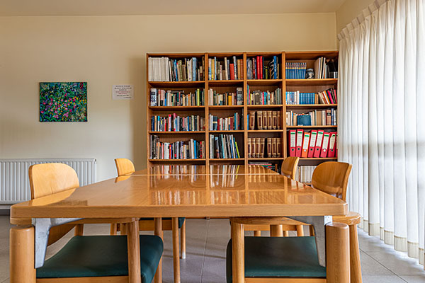 biblioteca-lasolana-banyoles-girona