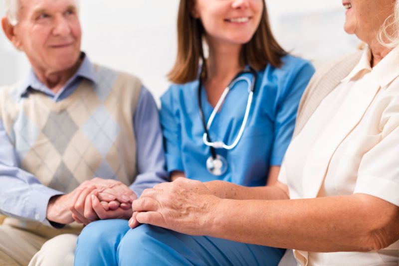 Personal obligatorio en una residencia de ancianos