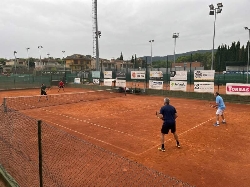 club de tennis banyoles gent gran